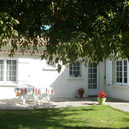 Vacances A St Germain D Esteuil 33340 Villa Saint-Germain-dʼEsteuil Екстериор снимка